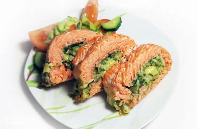 Salmon roll with spinach