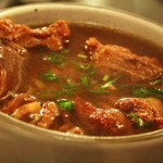 Телятина в винном соусе с овощами