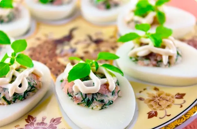STUFFED eggs