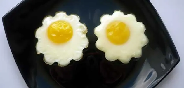 Eggs in molds