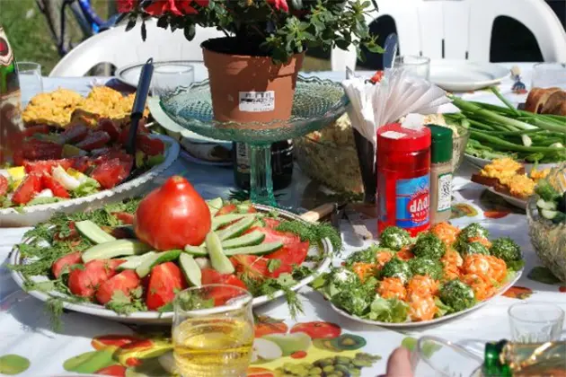 Lunch at the dacha