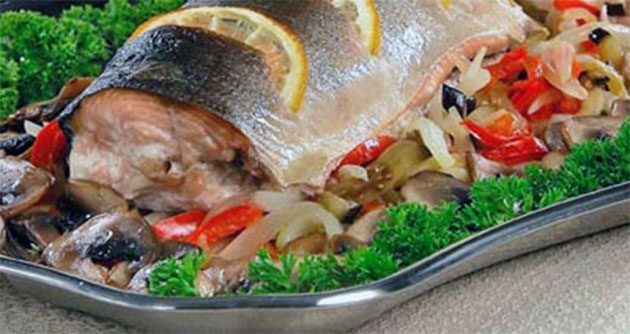 Карп на овощной подушке