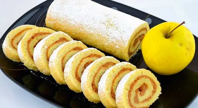 Яблочный рулет