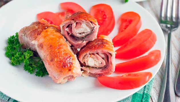 Телячьи крученики с сыром и ветчиной
