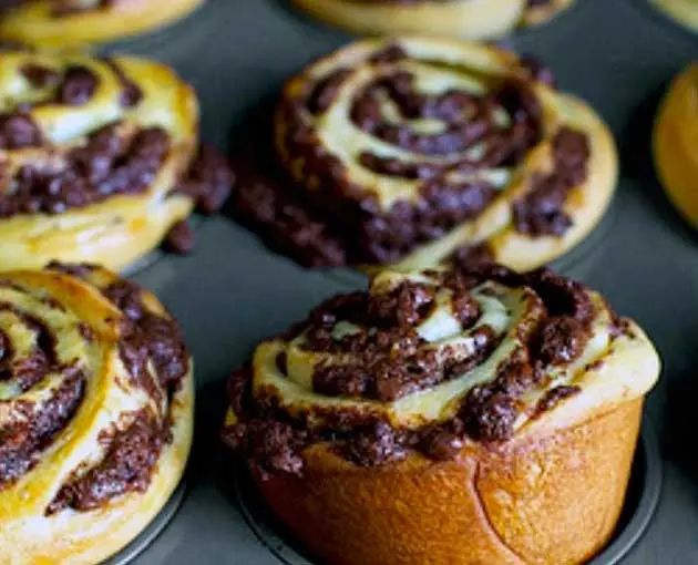 Fragrant chocolate rolls