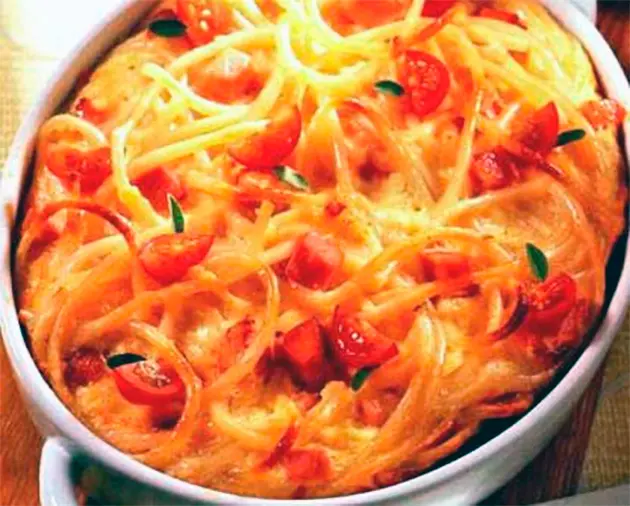 Pasta baked with vegetables, eggs, and cheese