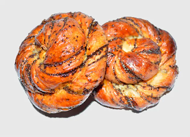 Слойка с маком и кокосом