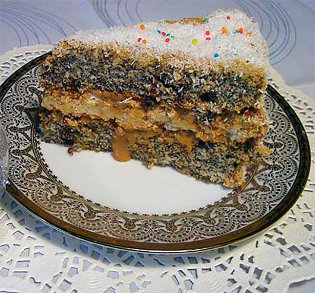Пирог маковый с безе