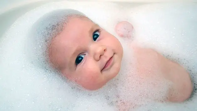 BATHING A NEWBORN