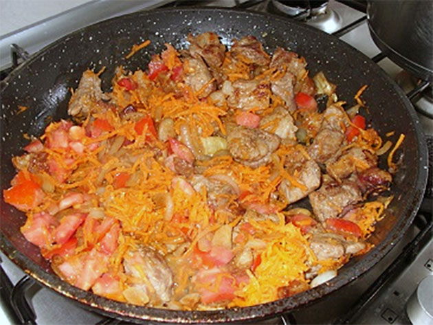 Каша перловая с овощами и куриным фаршем