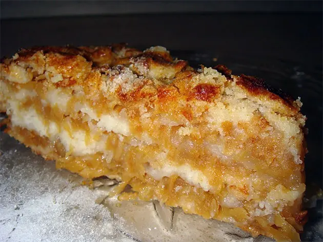 Warsaw Apple Cake