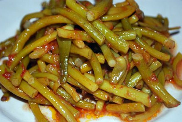 Чесночные стрелки тушеные