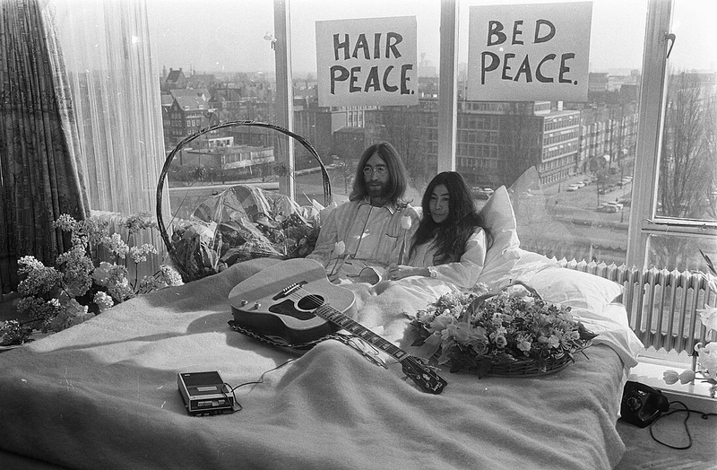 John Lennon and Yoko Ono on the first day of the Bed-In for Peace protest