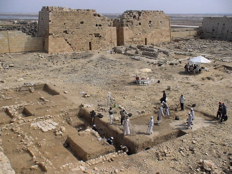 The tunnel discovered by archaeologists leads to Cleopatra's tomb?