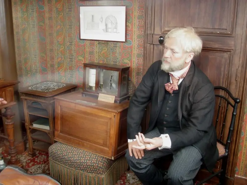 Eiffel Tower: how Gustave Eiffel solved his housing issue