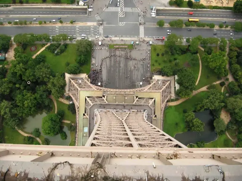 Eiffel Tower: how Gustave Eiffel solved his housing issue