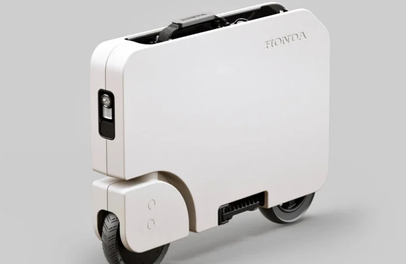 Electric scooter in a suitcase: assemble your wheeled constructor.