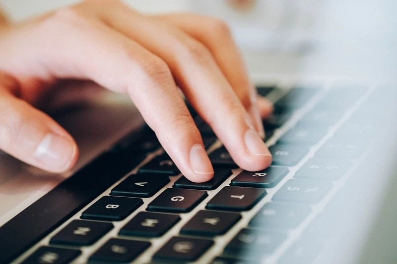 Fake story in the browser: destroying the online footprint