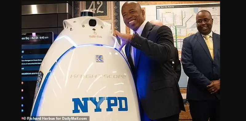 RoboCop K5: the cyborg against crime in New York
