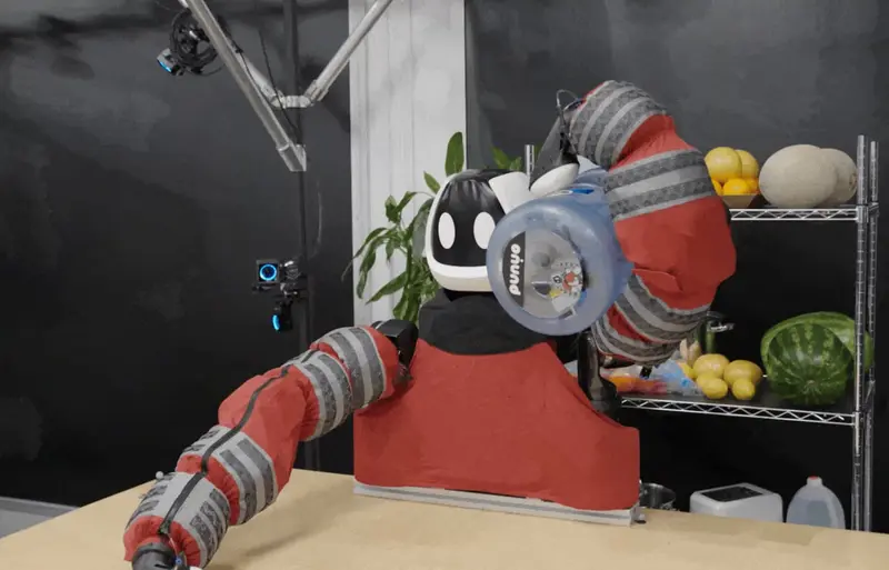 In the embrace of a humanoid: a soft robot from Toyota does a lot of useful things.