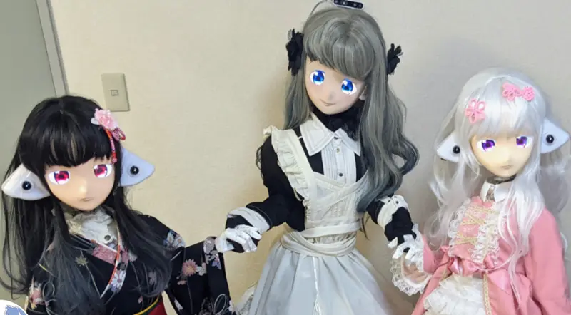 Project MaSiRo: anime robots serve people in a Japanese café.