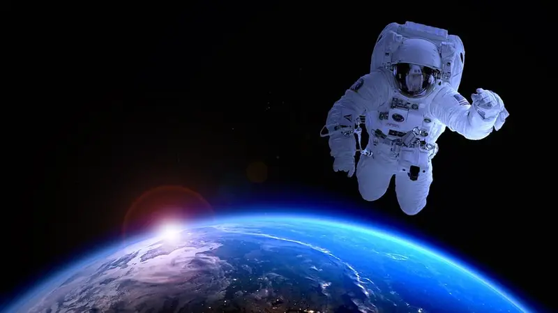 Hot metal, burnt steak, or pastry: what does space smell like?