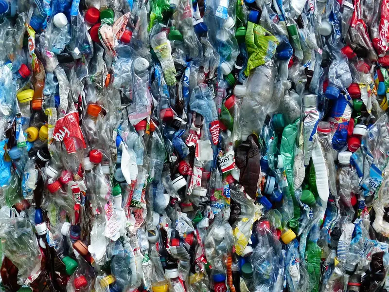 Scientific breakthrough: researchers are recycling plastic using moisture from the air.