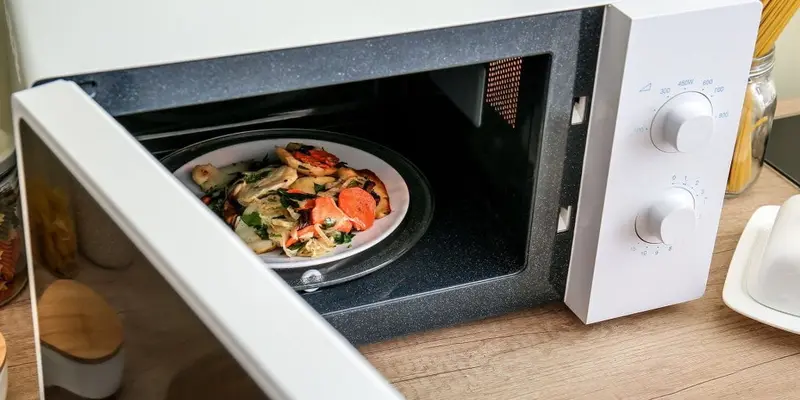 Get rid of stereotypes! A microwave does not strip food of its nutrients.