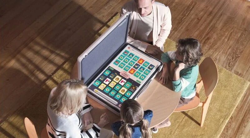 Television in a suitcase: a marvel of technology for travelers