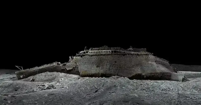 Detailed digital scanning has revealed new details about the sinking of the Titanic.