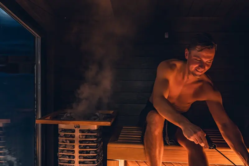 Alcohol and sauna do not mix well.