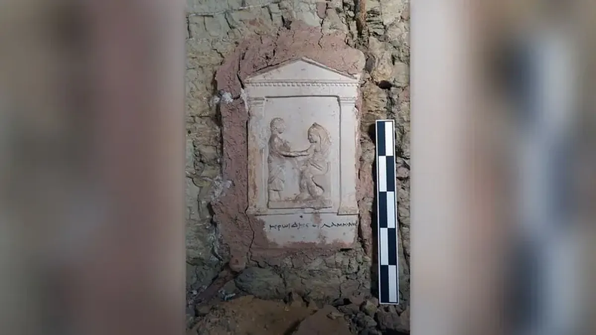 Unknown tombs with astonishing artifacts have been discovered in Egypt.