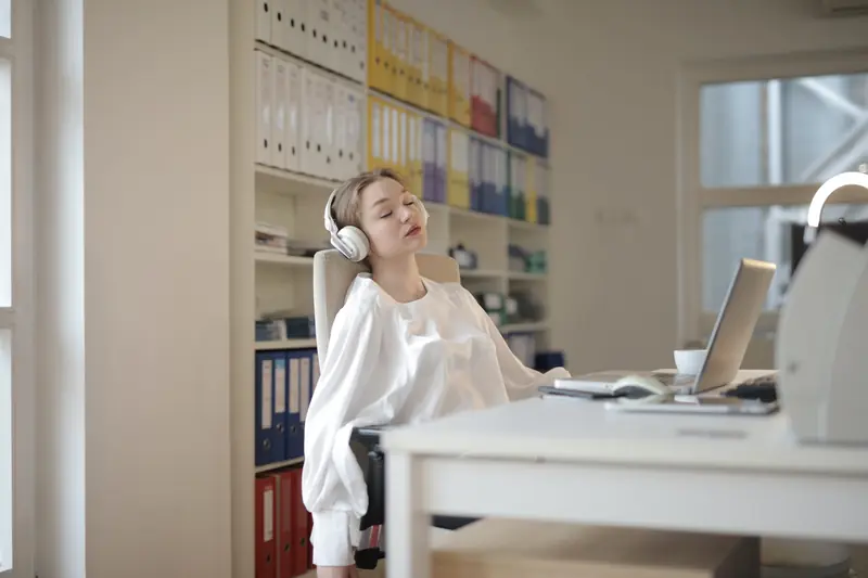 How to Focus on Work After a Sleepless Night: Expert Tips