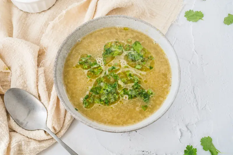 Does broth help with a cold?