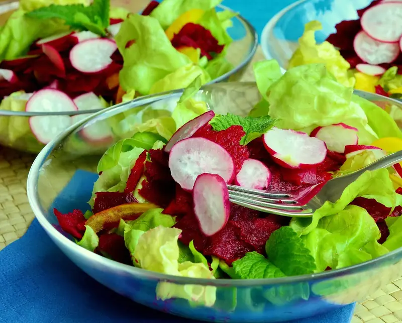 Leafy greens: lettuce and company