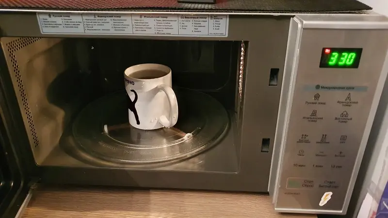 Why you shouldn't reheat tea in the microwave?