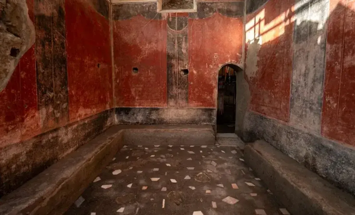 Such discoveries happen once in a hundred years: a luxurious private bath has been uncovered in Pompeii.