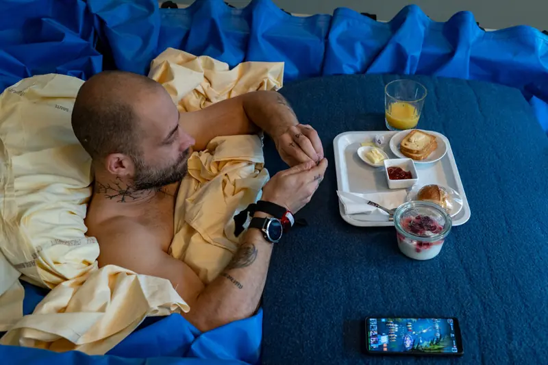Dream job: 5000 euros for 10 days in bed.
