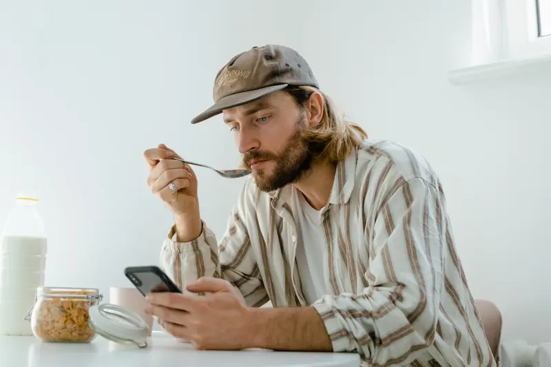 Mobile phones have no place at the dining table, say researchers.