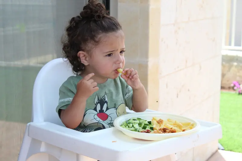 Children who eat fish grow up to be sociable and kind.