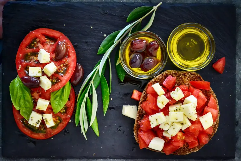 The Mediterranean diet slows brain aging: new evidence.