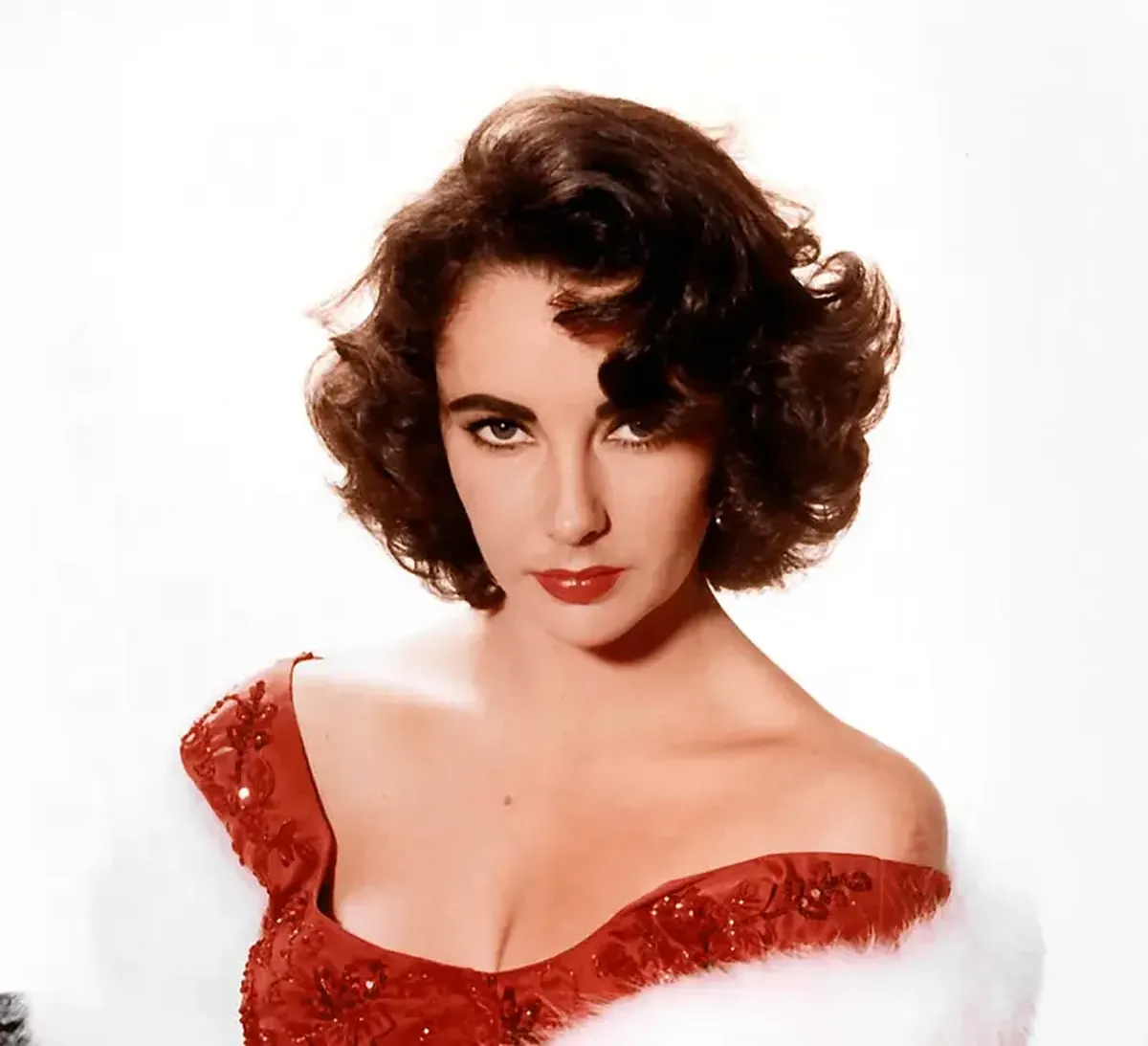 Elizabeth Taylor: Behind the Scenes of the Life of the 