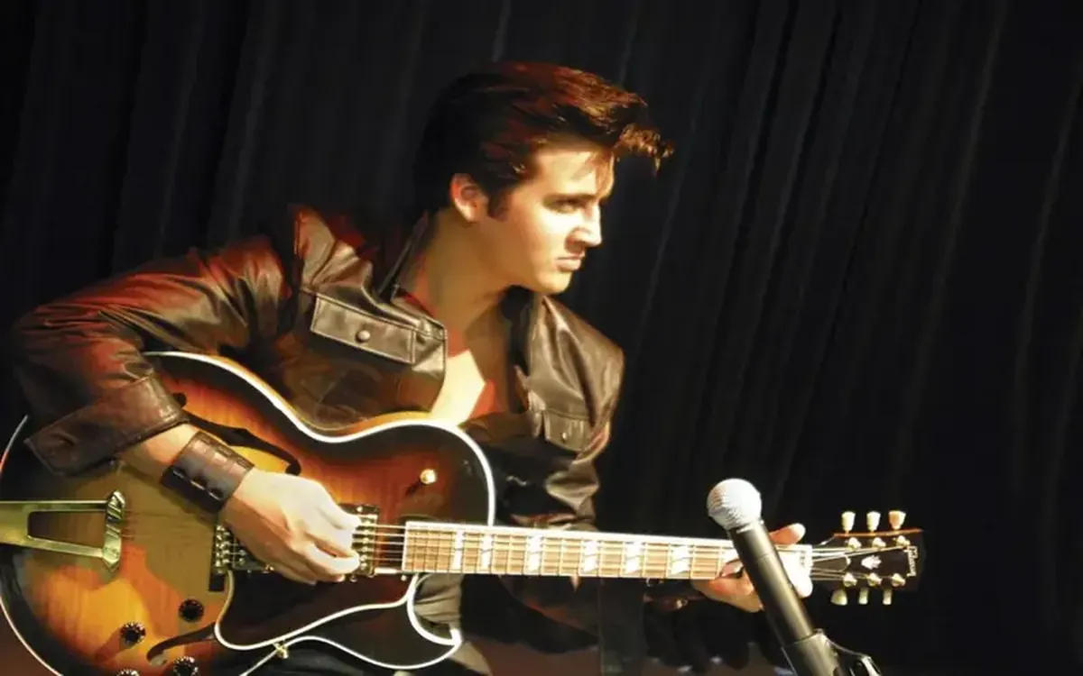 Elvis Presley: the new voice of America