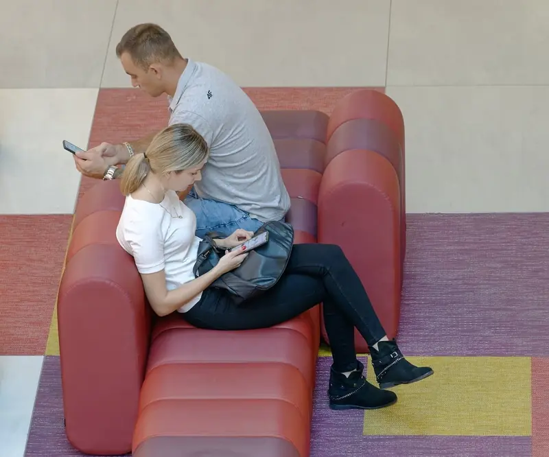 Phubbing: How to Overcome the Impact of Smartphones in Relationships