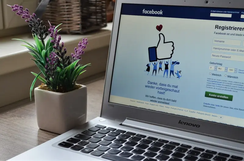 Not just drawbacks: Facebook can be beneficial for health.