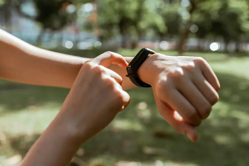 Excessive sitting increases the risk of premature death: AI data.