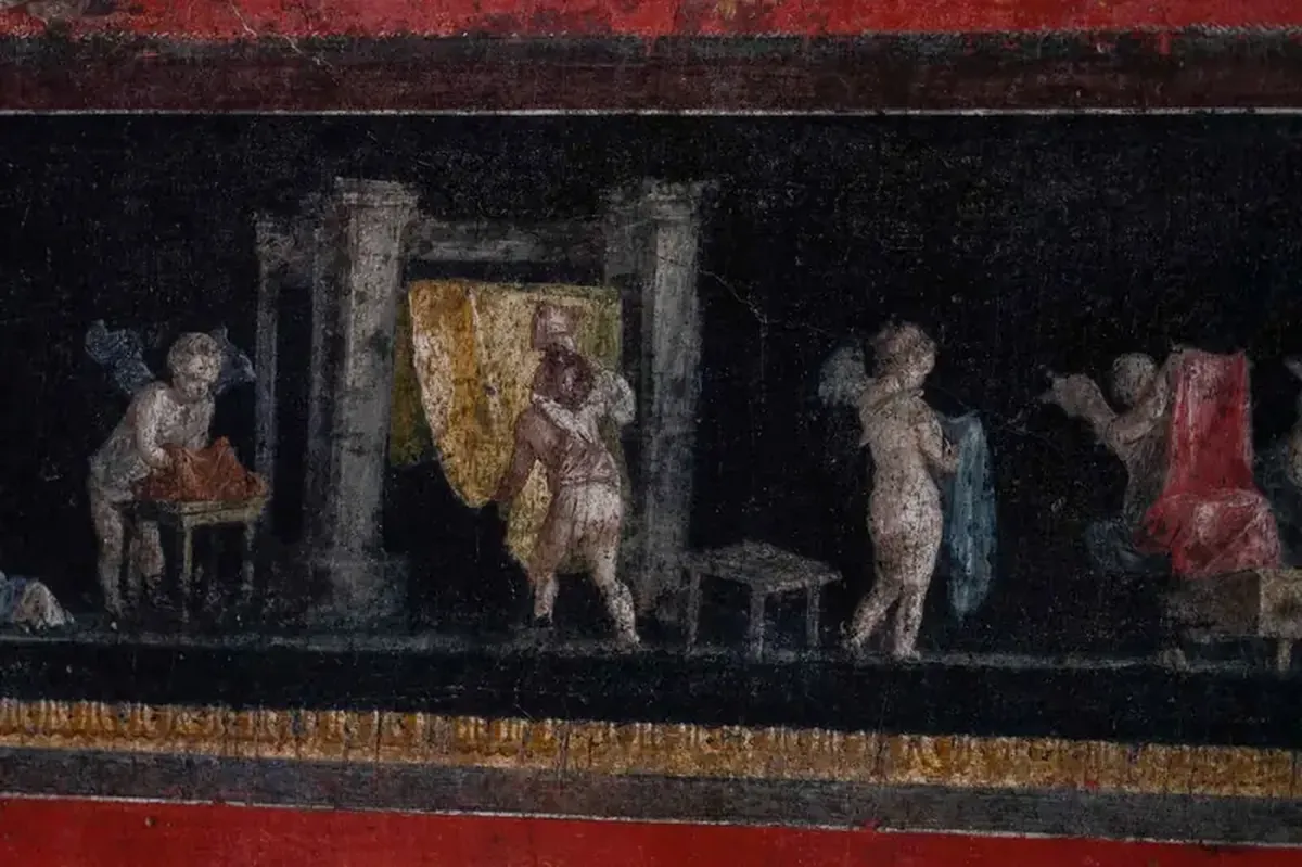 In Pompeii, an ancient fabric dyeing technique has been revived.