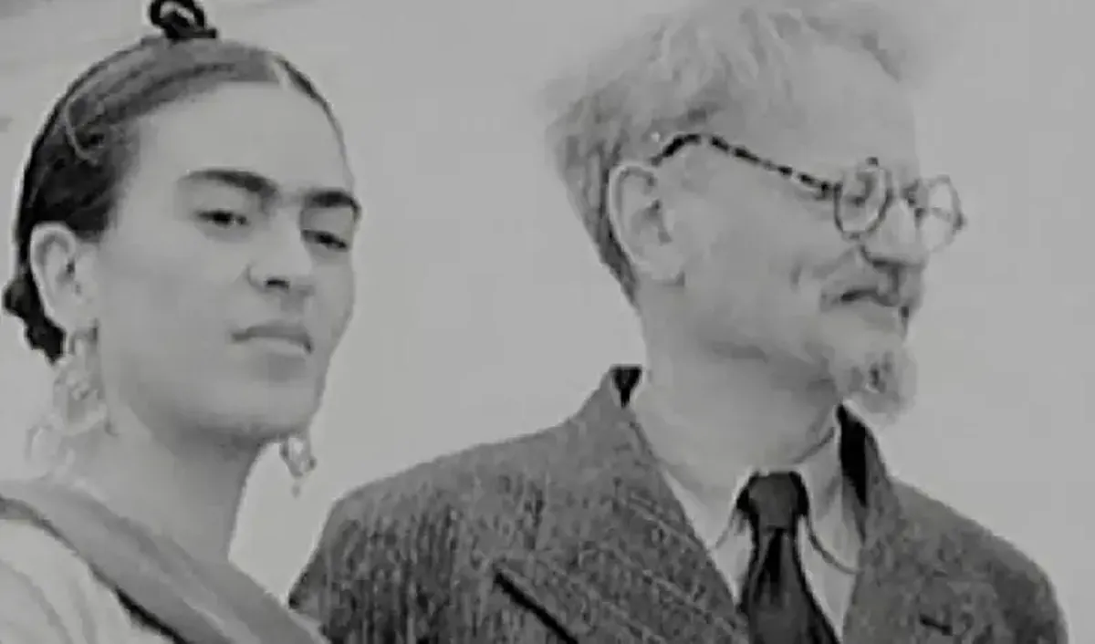 Frida Kahlo: Mexican strawberry with cayenne pepper