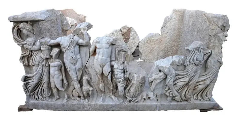 Hercules vs. Dionysus: An ancient sarcophagus reveals an image of the gods’ drinking contest.