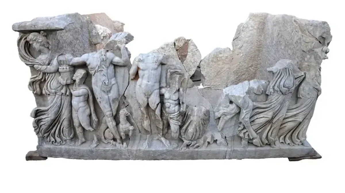 Hercules vs. Dionysus: An ancient sarcophagus reveals an image of the gods' drinking contest.